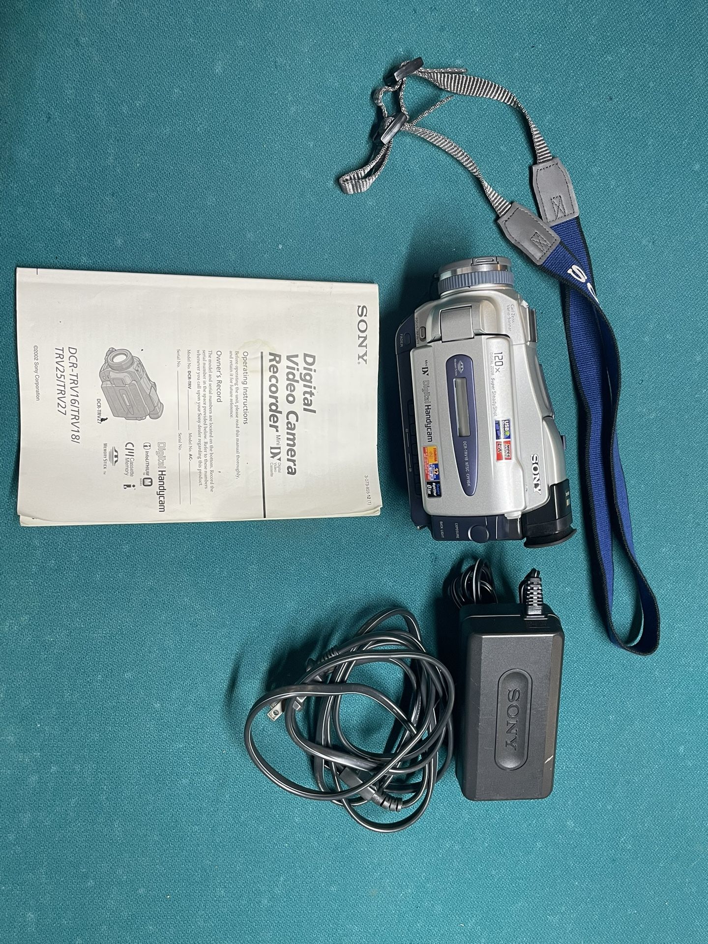 Sony Trv18 Handycam Silver
