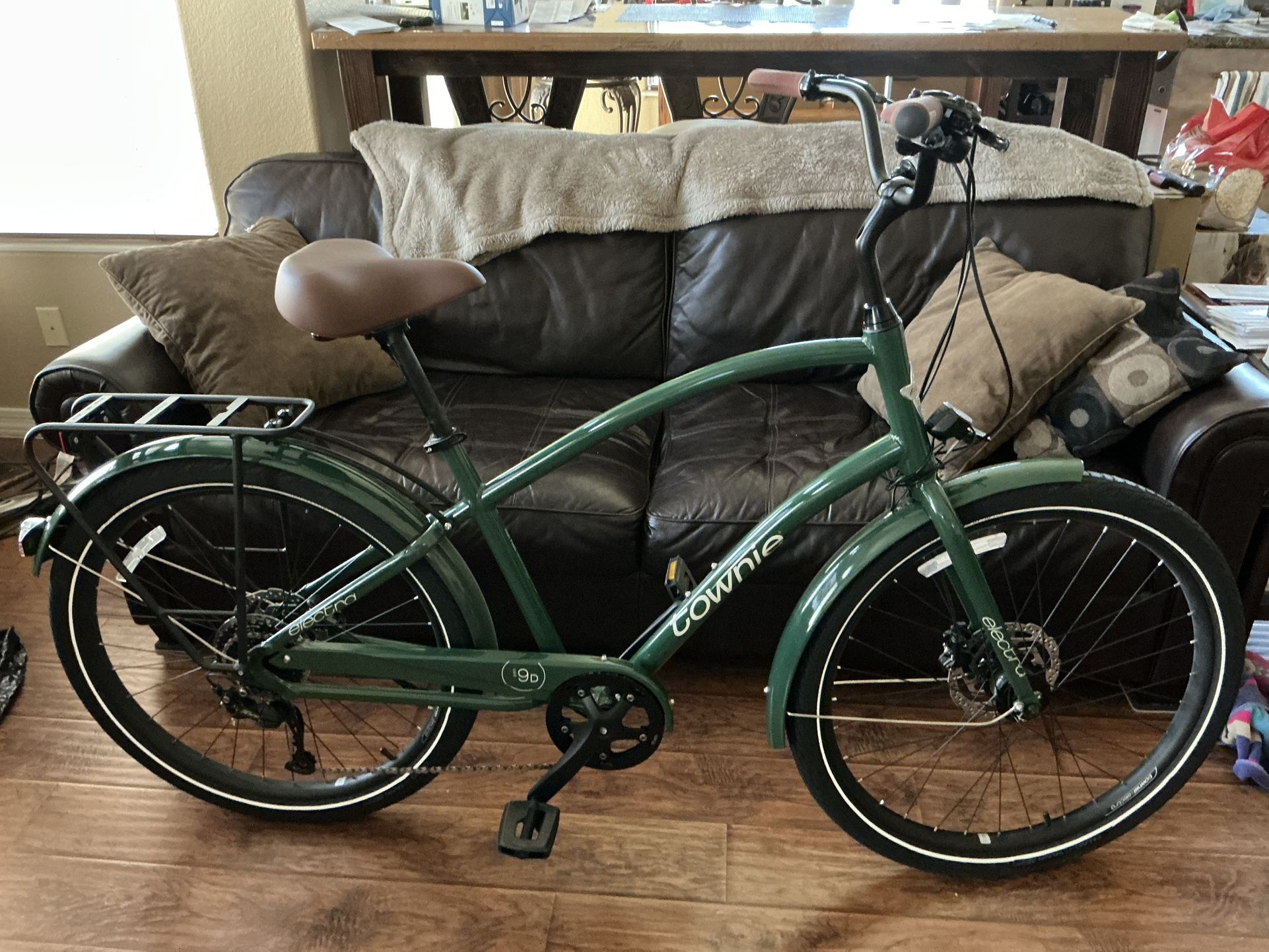 Townie Path 9D EQ Step-over Bike
