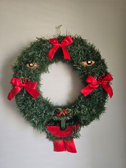 $25.00 - Christmae Wreath, Singing/Animated/Lighted/Motion Activated/Decorated!  16"/Includes Batteries!