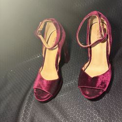 Nine West magenta velvet platform block heel sandals size 5