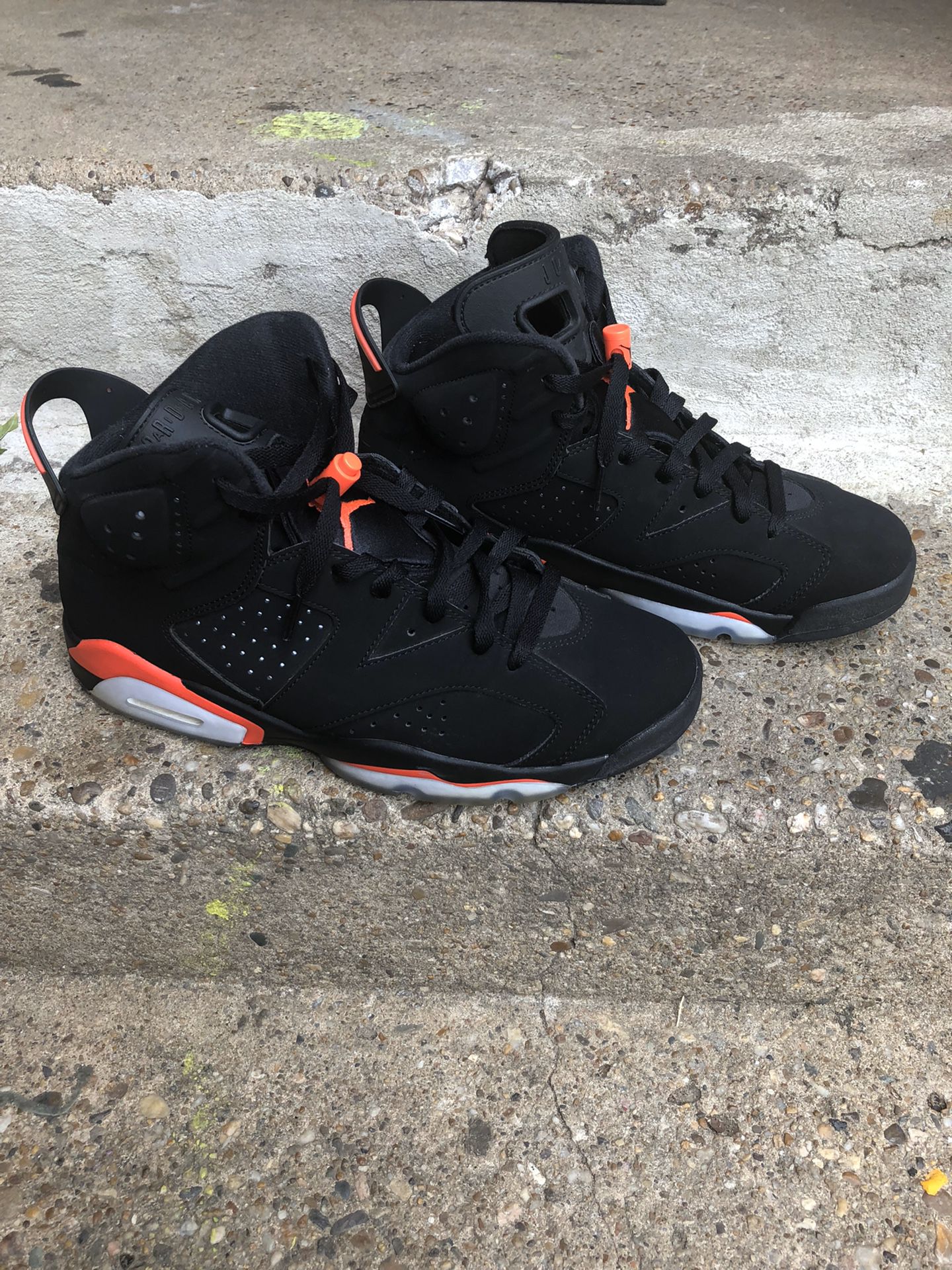 Jordan retro 6s “black infrared” size 9.5 2019 release