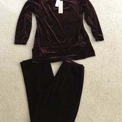 Apostrophe Velour 2 Pc Top & Pants Set - Women’s Small, NWT. Bust 20”, pants waist 13.5”, crotch to bottom 25”, total length 39”  