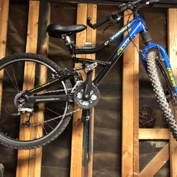 Cannondale Jeckll Mountain Bike
