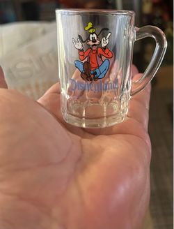 DISNEYLAND GOOFY SHOT GLASS