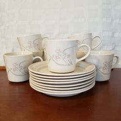 Set of 8 Corning/Corelle Cups and Saucers
