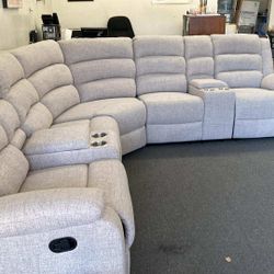 New Recliner Sectional Couch! Free Delivery 🚚!