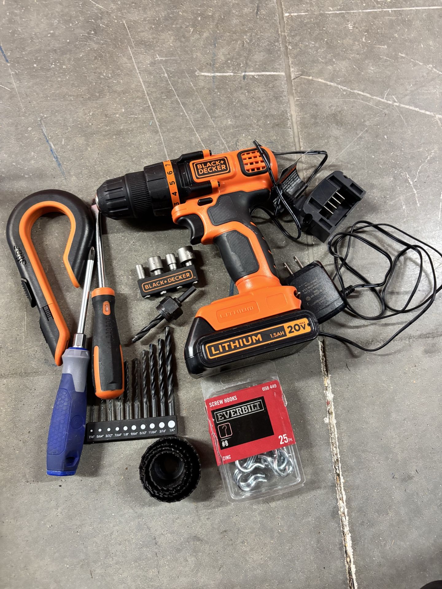 Black + decker drill y supply