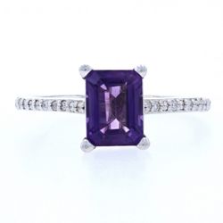 10kt Anillo De Oro Sólido Con Piedra Amatista Y Diamantes 