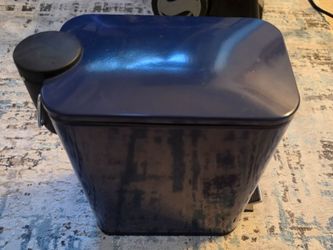 Navy Blue Metal Step Trash Can with Lid & Removable Inner Bucket – Small