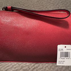 Coach Wristlet - See pictures - PICKUP IN AIEA - I DON’T DELIVER