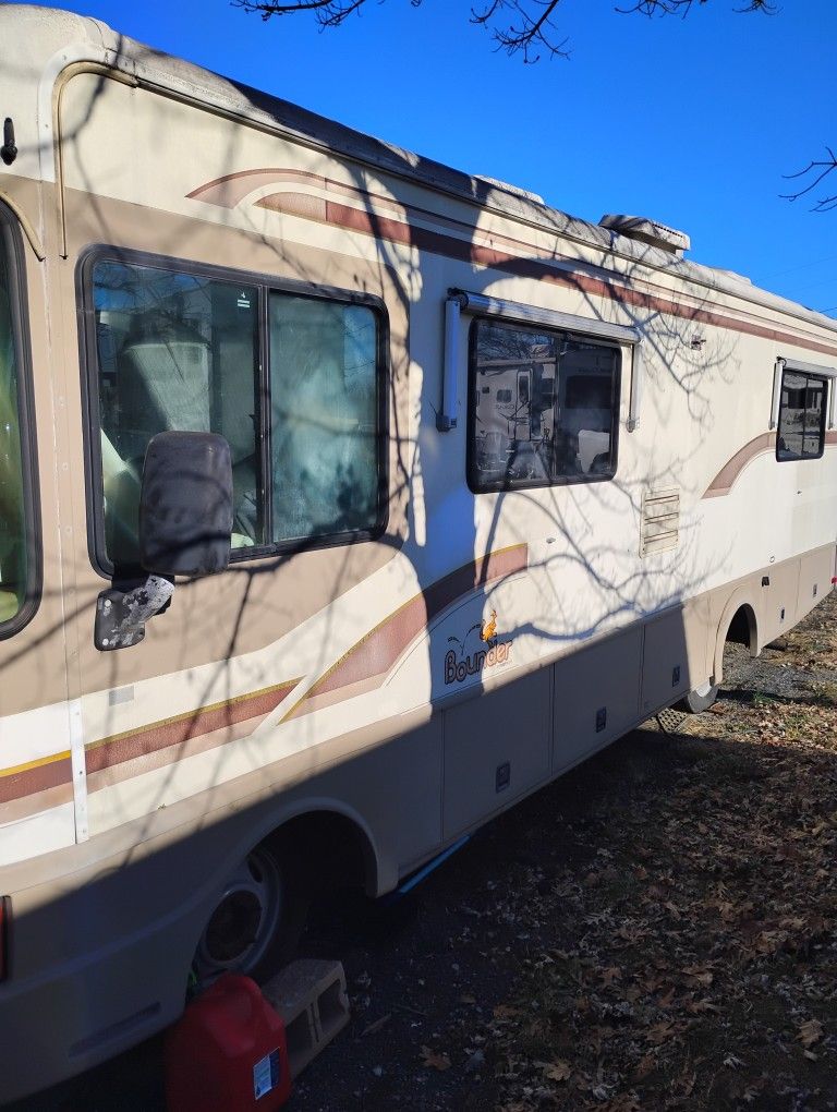 1998 Fleetwood Bounder