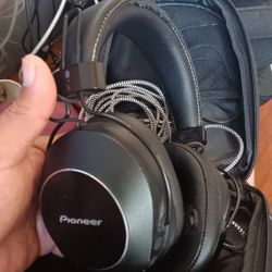 Pioneer Bluetooth Headphones 