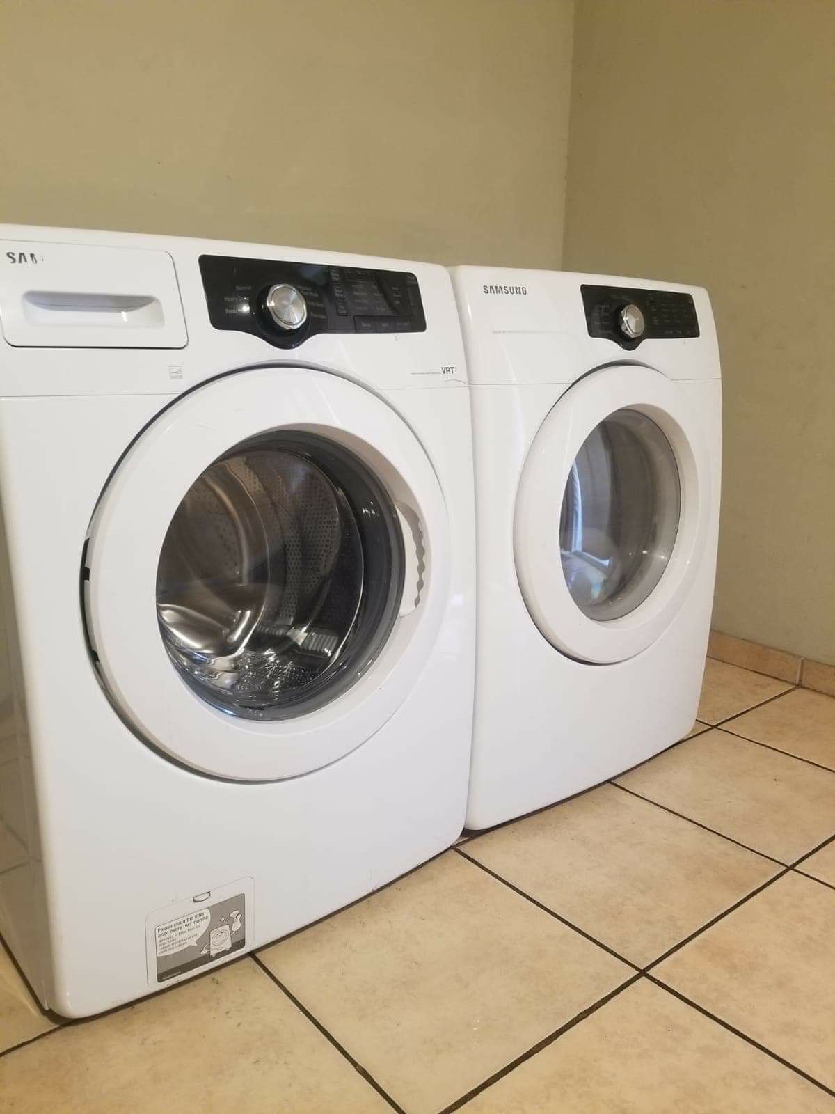 SAMSUNG WASHER AND ELECTRIC DRYER STACKABLE