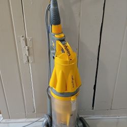 Dyson DC07 Root Cyclone All-Floors upright Vacuum Cleaner