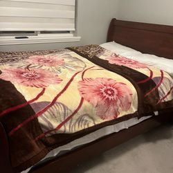 Queen Size Bed Frame ,Spring Mattress With Dresser With Mirror 
