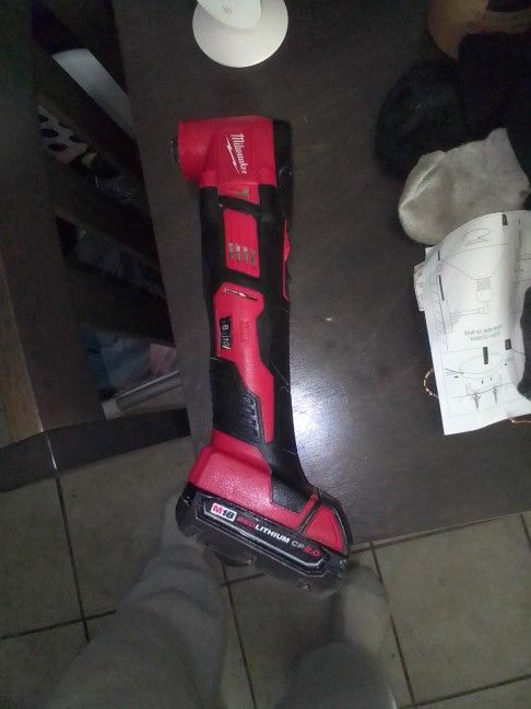 Milwaukee Heavy Duty Reseptical Saw And Multi Tool With Battery lt