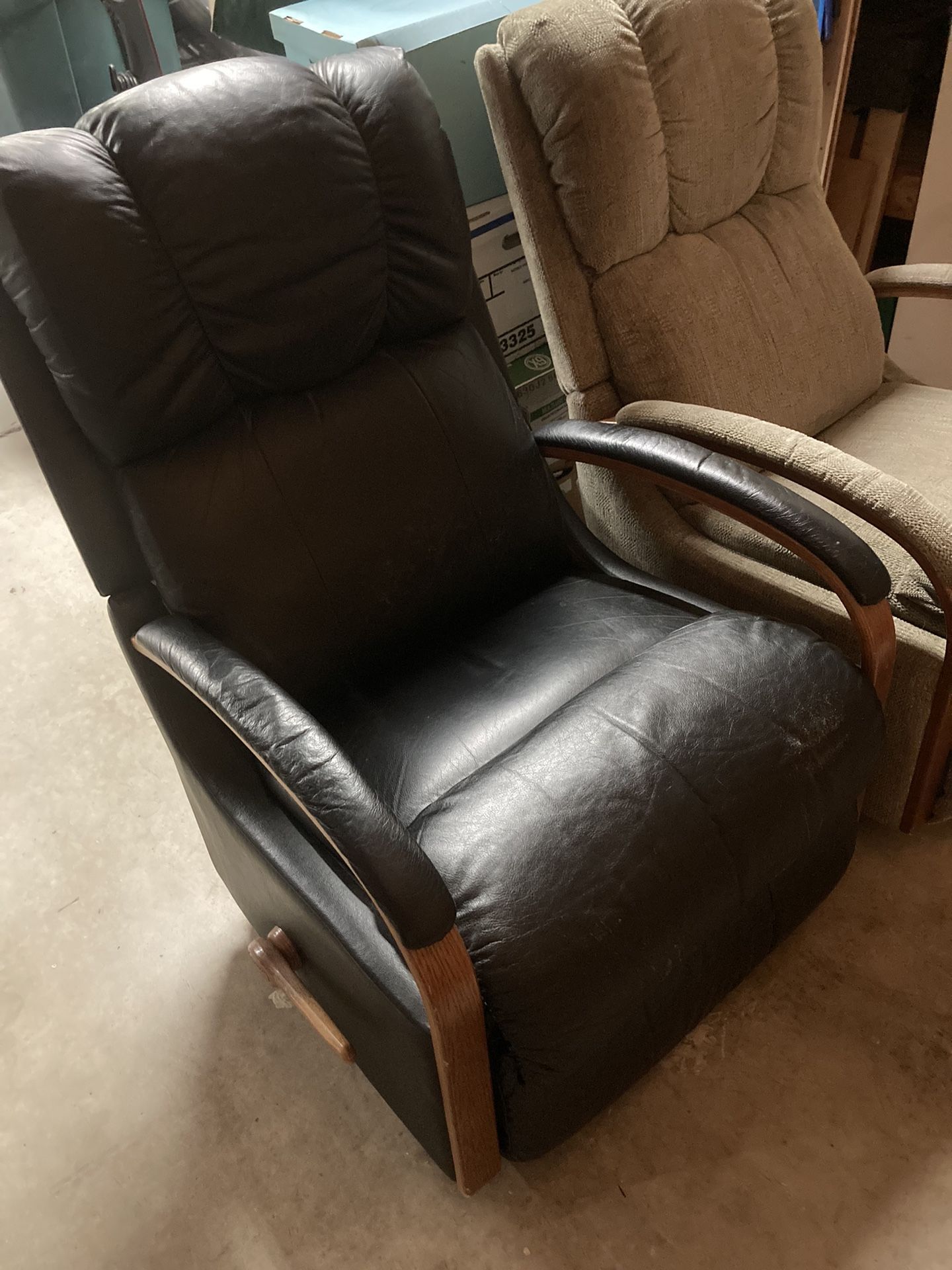 Lazy Boy Leather Recliner for Sale in Temecula, CA OfferUp