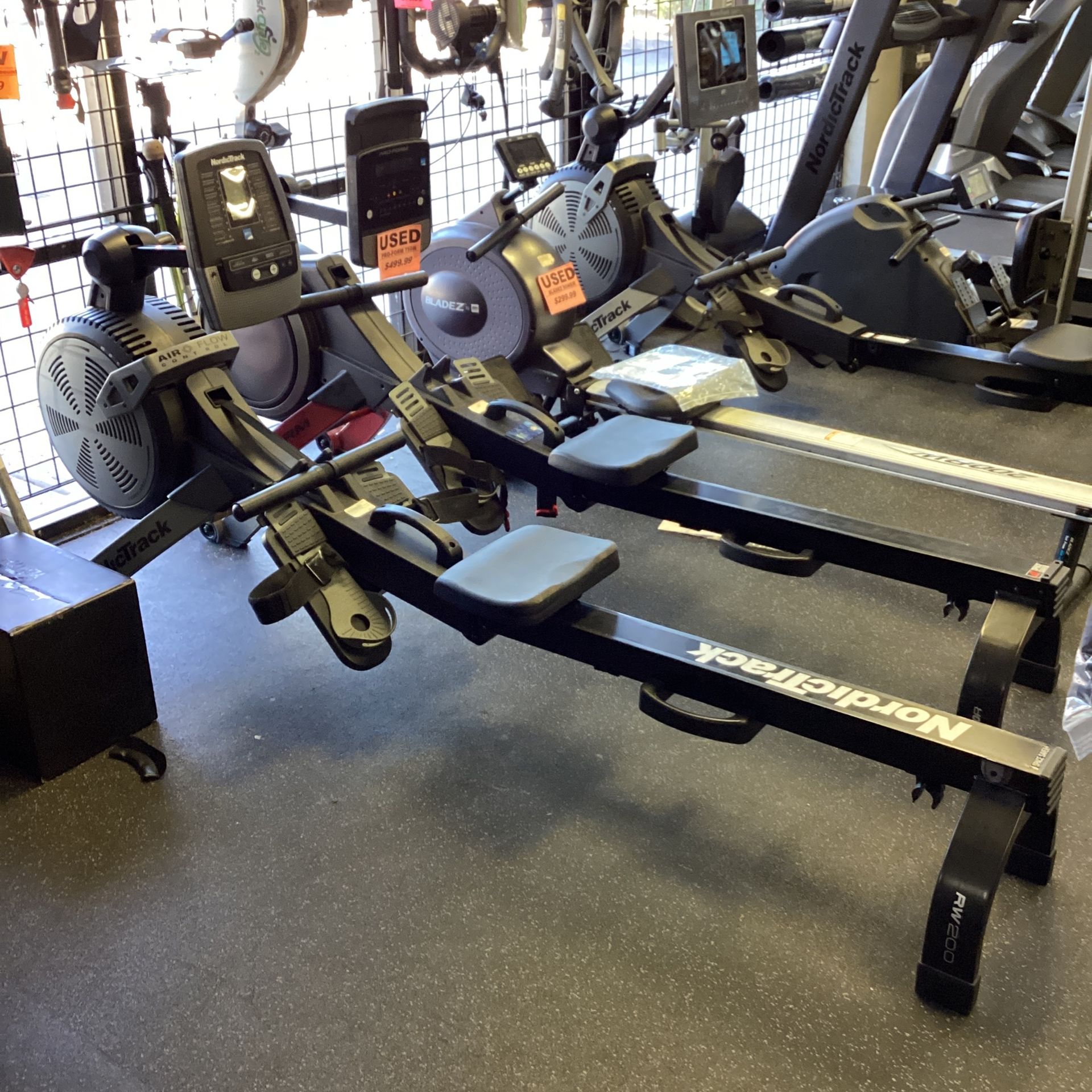 NordicTrack RW200 Rowing Machine for Sale in Phoenix, AZ OfferUp