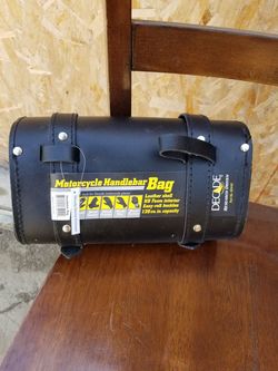Motorcycle handlebar bag