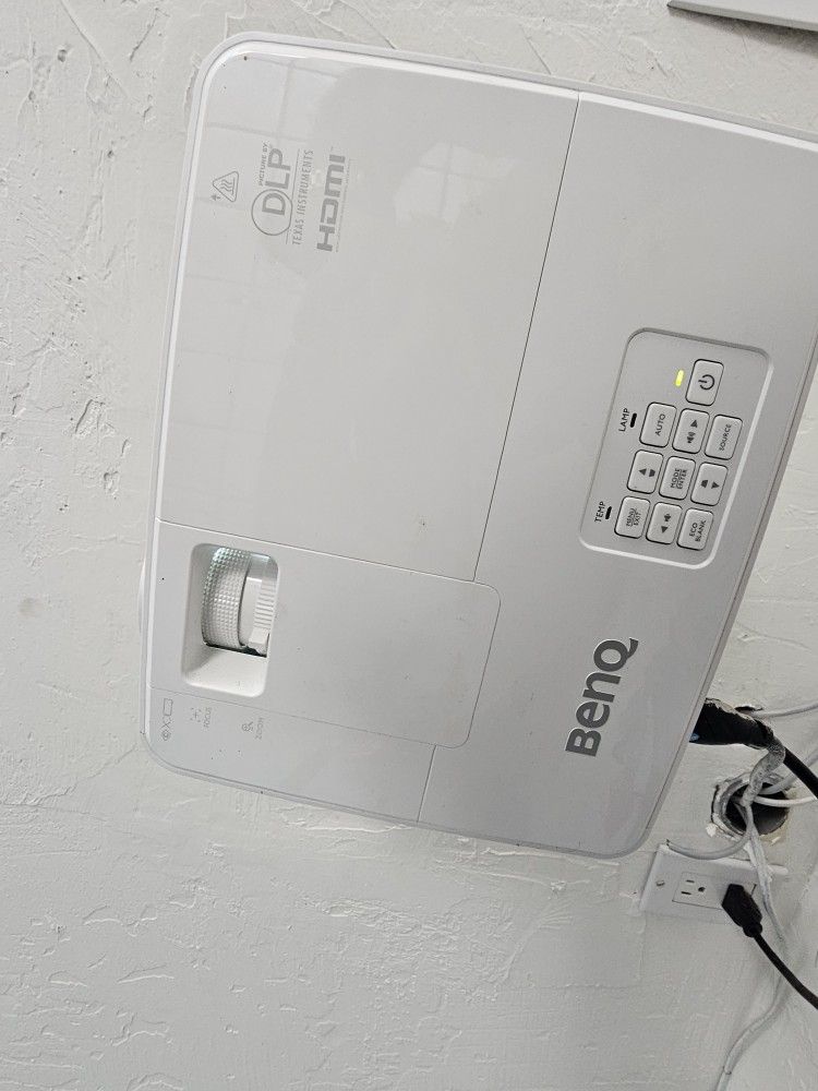 Benq Mh 530, 3200 Lumens, 1080p, With Ceiling Mount