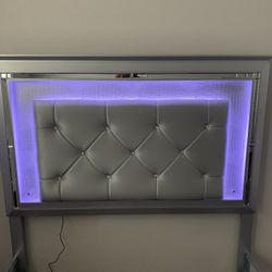 Bedroom Set (NEW IN BOX 📦) Juego de Recámara.$39 Down