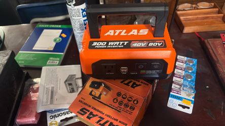 Atlas 300 W battery powered inverter