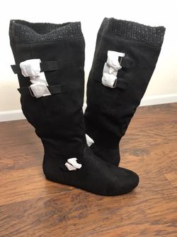 Shoedazzle Aieeda Flat Boots