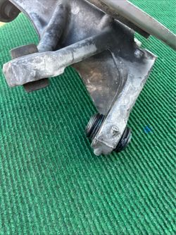 TESLA 3 LEFT REAR OR RIGHT REAR SPINDLE W/HUB 17-23