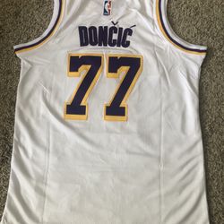 Lakers Youth Luka Dončič Jersey White