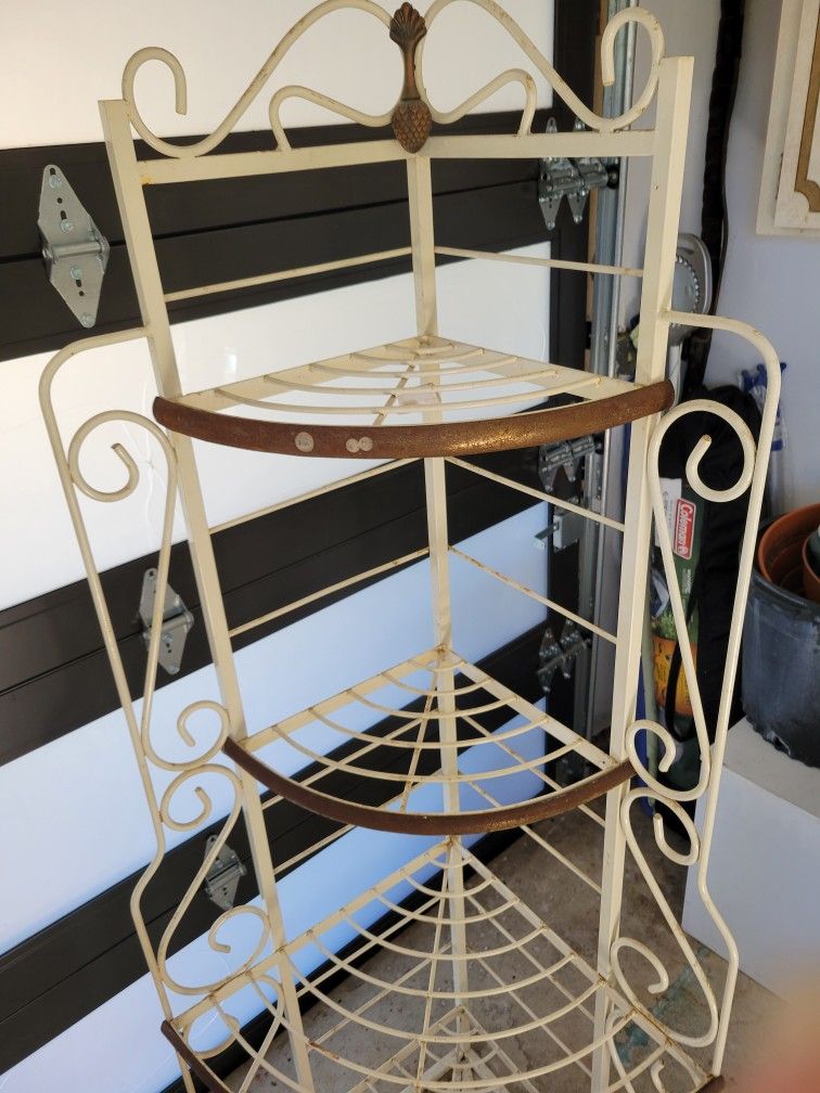 Metal Corner Shelf Unit Pick Up Today From 33156