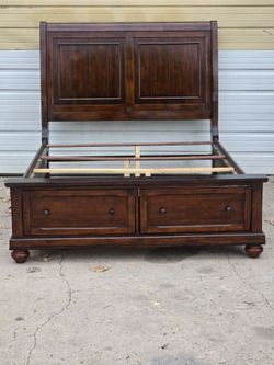QUEEN BED FRAME