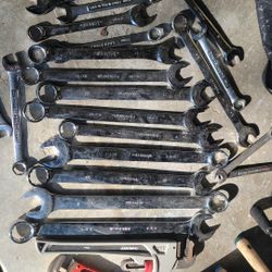 Brand New Full Set Of Wrenches... New Set Of 22 Most Used Sizes Is 50  And The Pipe Wrenches Are 40 And 65  And 6 Jumbo Sz Pack Is 70..Make Bestoffer 