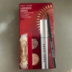 Bobbi Brown eyeshadow palette and mascara