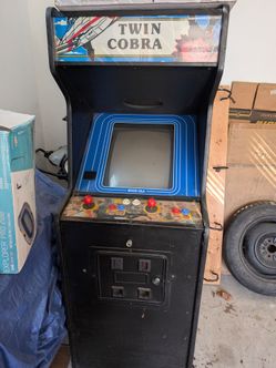 Twin Cobra arcade machine