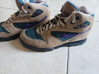 Nike Women's hiking boots