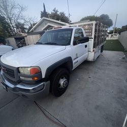 2003 GMC Stake Bed