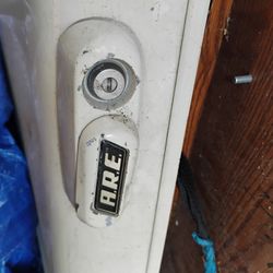 White Hard Top Bed Cover Work As It Should Great Shape 