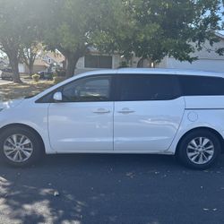 2017 KIA Sedona