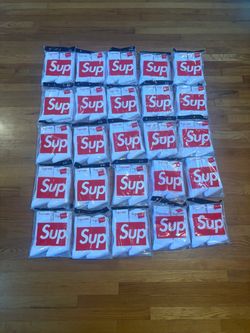 Supreme x Hanes White Crew Socks