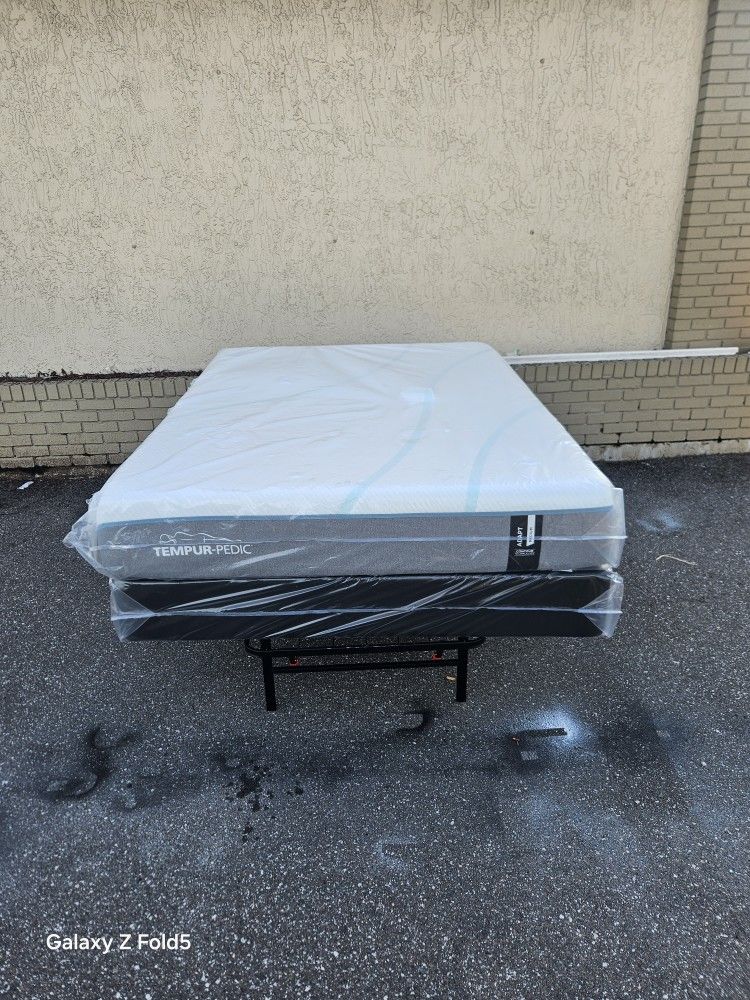 Brand New Queen Size Plush Tempur-pedic Adapt (Meduim)mattress And Box Spring In Plastic
