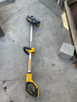 DEWALT 20V MAX 7.5 in. Cordless Battery Powered Lawn Edger (Tool Only)