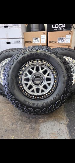 17" KMC w/ 33" Goodyear MT tires
