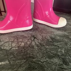 Girls Crocs Rain Boots. 10