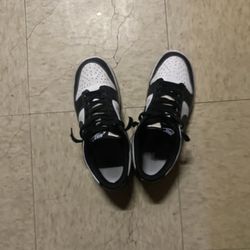 Panda dunks they r dirty but size 7