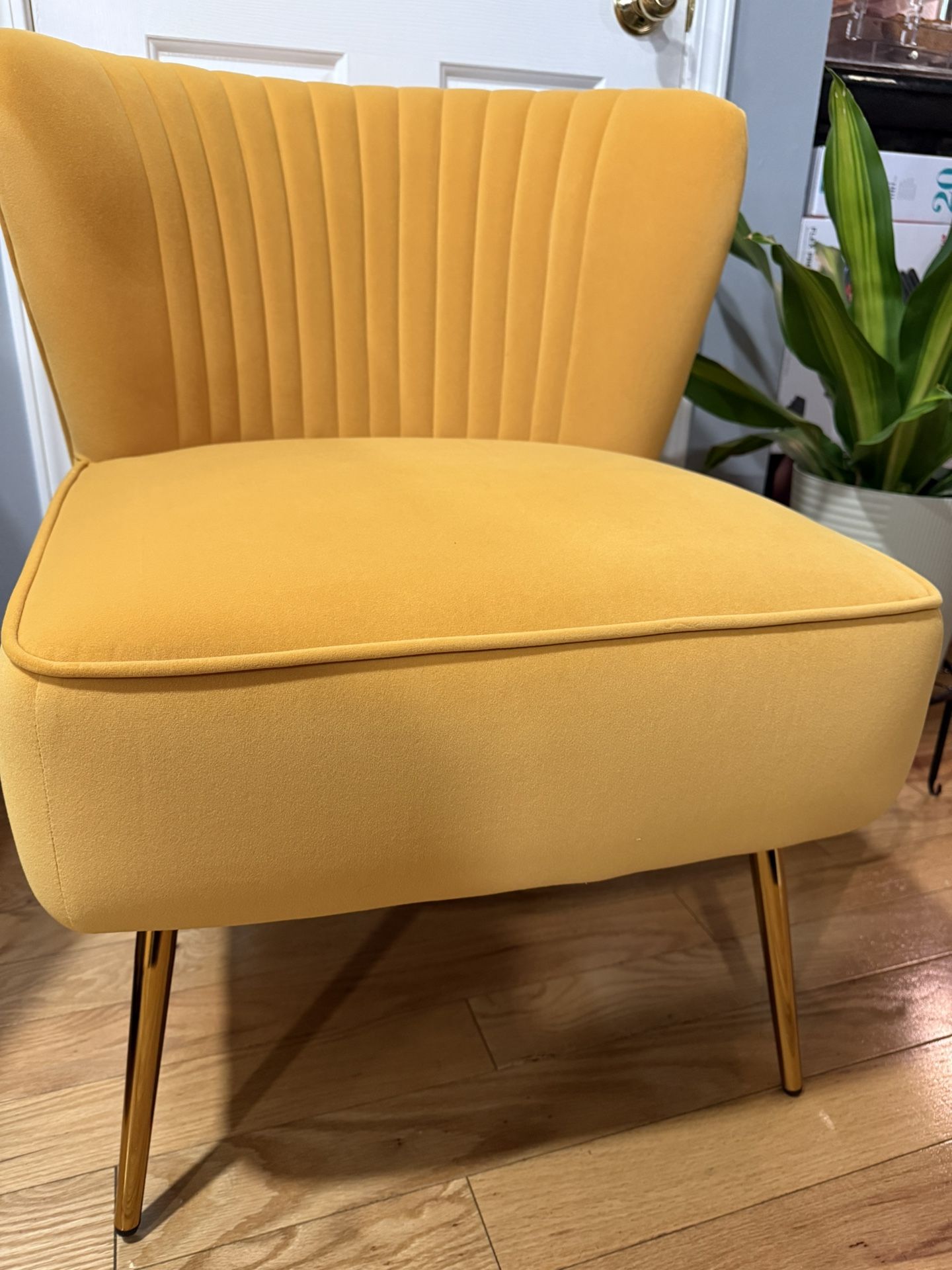 WestinTrends Mid-Century Accent Chair
