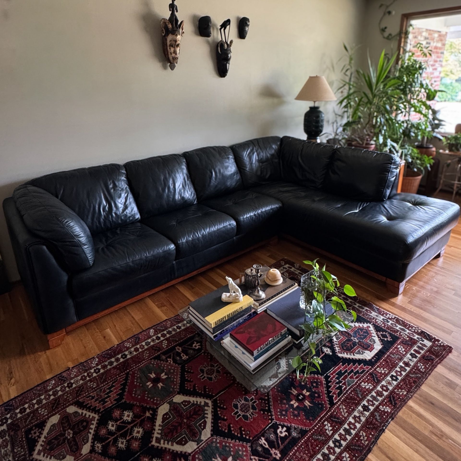 Premium Black Leather Sectional Sofa – L-shaped Modular Couch. Soft And Super Comfortable.   