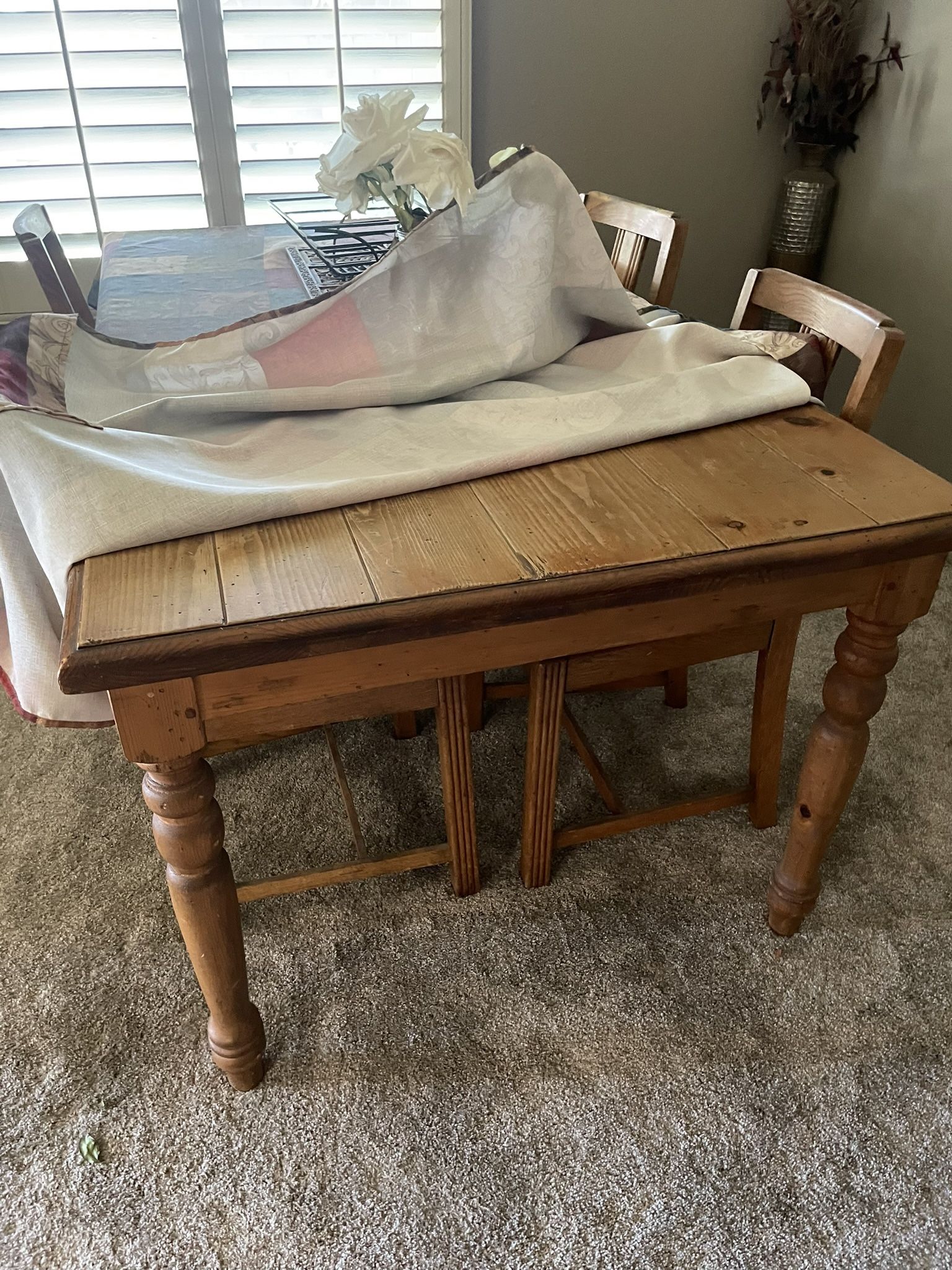 6 Person Wood Dining table And Chairs