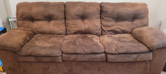 [FREE] Lightly Used Couch (Ashley furniture)