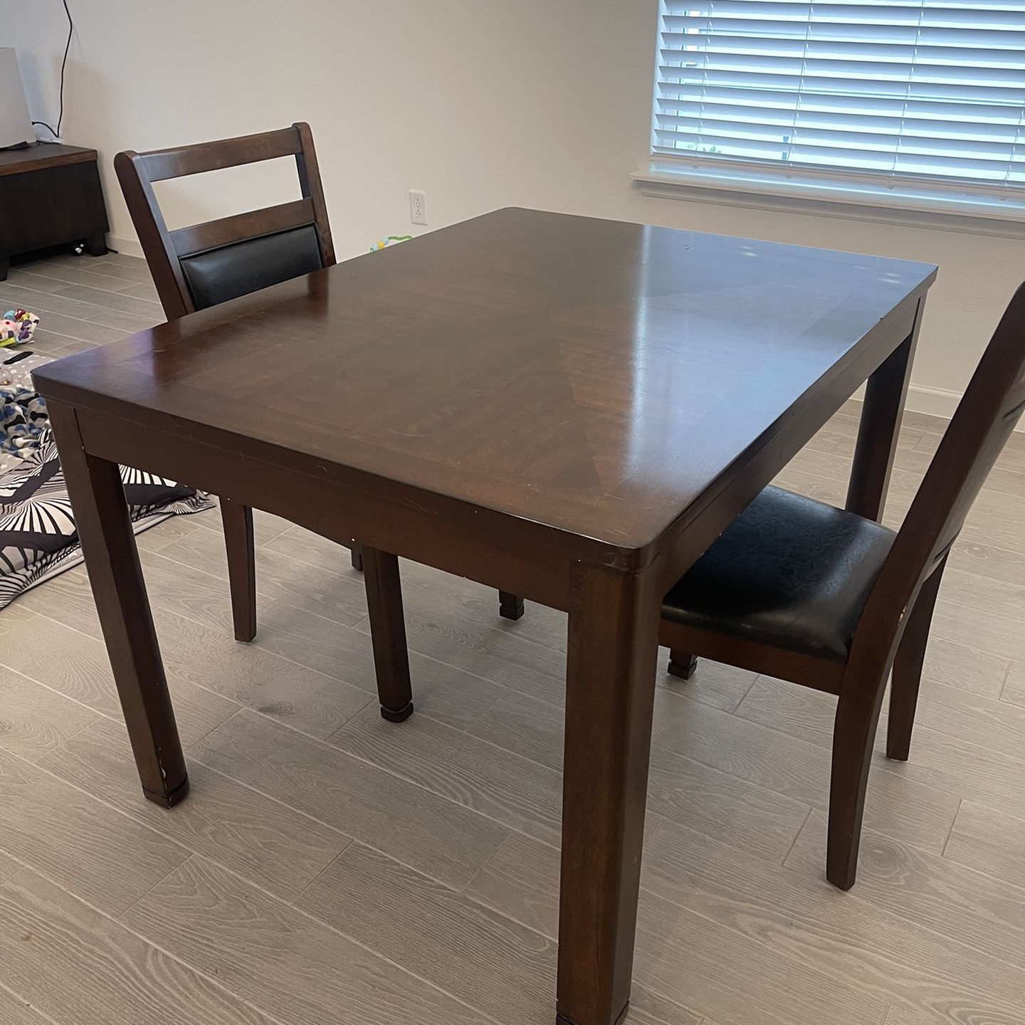Ashley Furniture Table And Chairs 