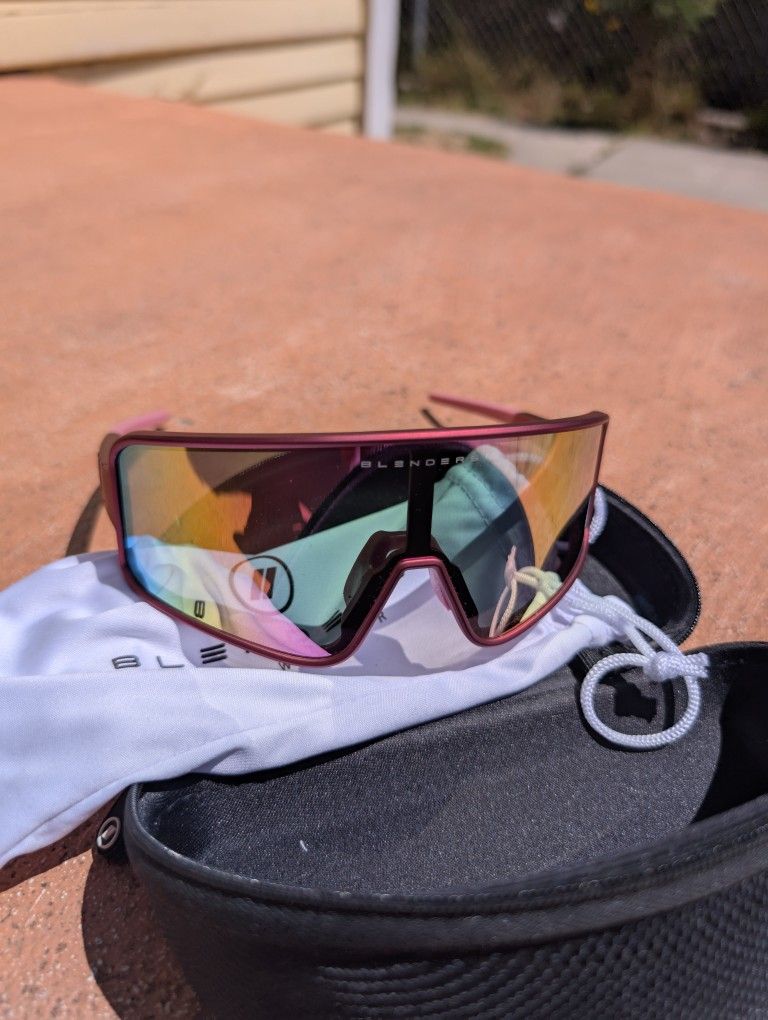 Blenders Eyewear $40 OBO